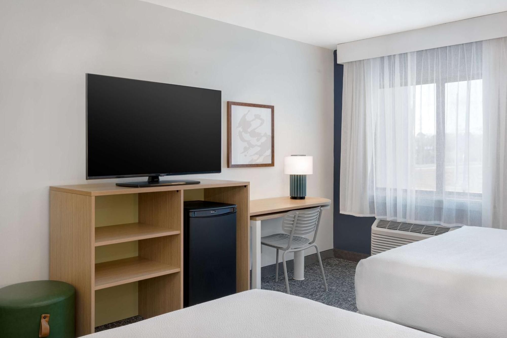 Spark By Hilton Savannah Midtown Exterior photo